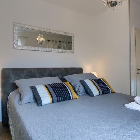 Apartments Dream In Arena 2 Pula Center Free Parking Exterior foto